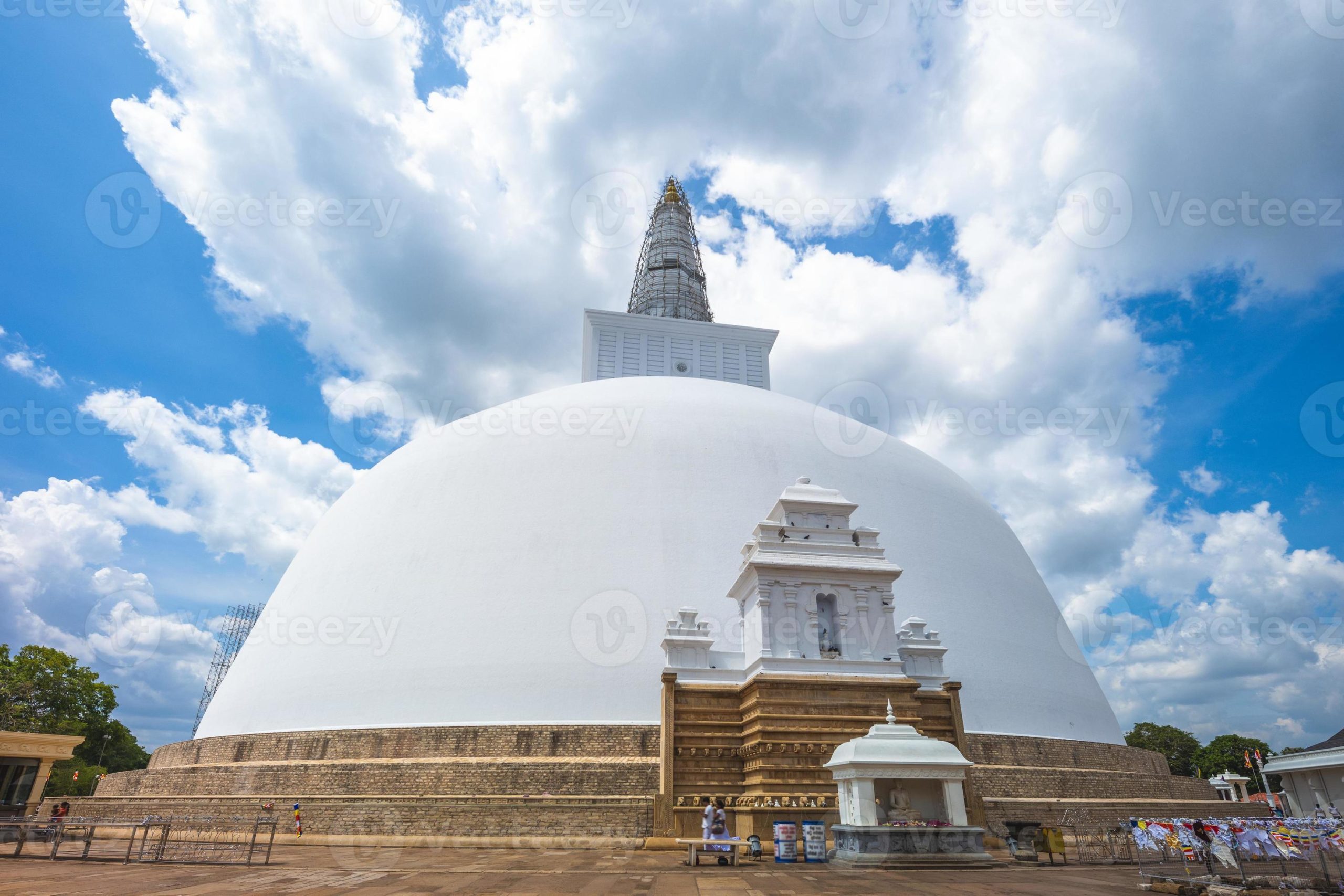 Day 2 · Colombo to Anuradhapura